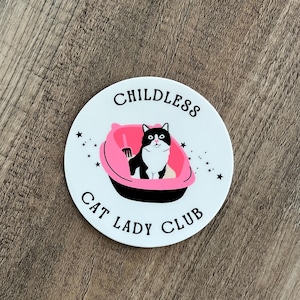Kinderloze Cat Lady Club ronde sticker 3 x 3 inch: mat, waterdicht en vaatwasmachinebestendig