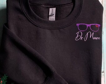 Optometrist Sweatshirt, Personalized Vision Assistant Crewneck, Custom Eye Care Professional Shirt, Gift For Her, Healthcare Pullover Gift