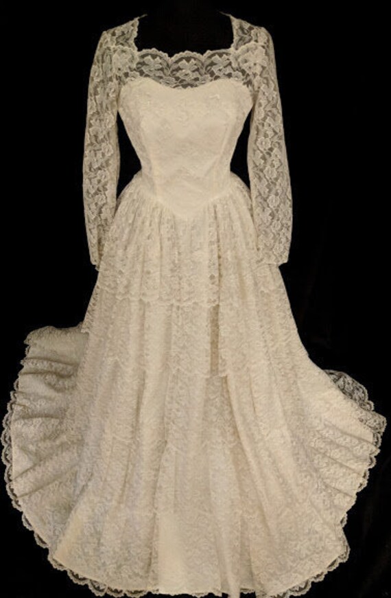 chantilly lace wedding dress