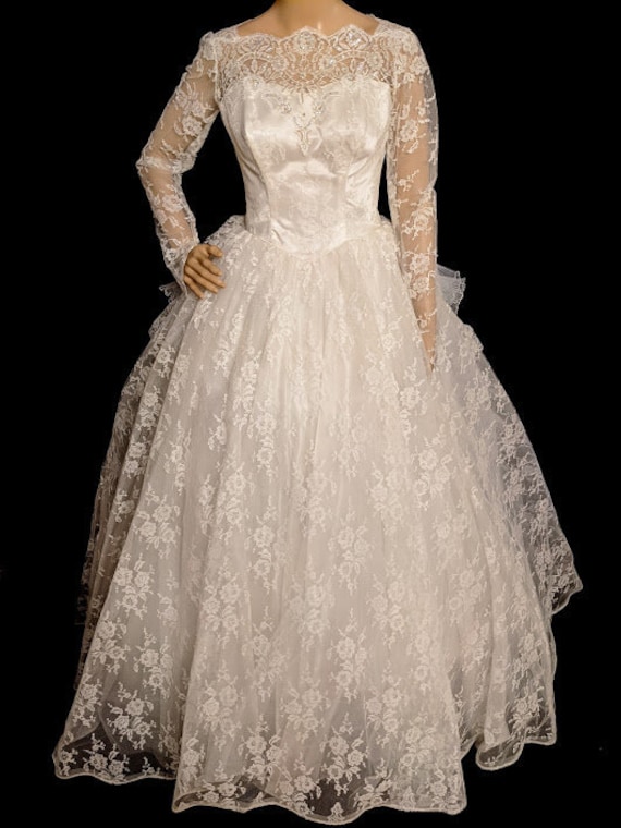 chinese dress ladies The Carolena Set in White Chantilly Lace 4 / White Chantilly Lace