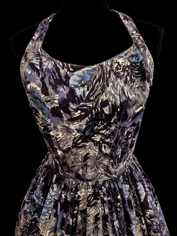 Blue, Black, And White Floral Vintage 1950's Halt… - image 3