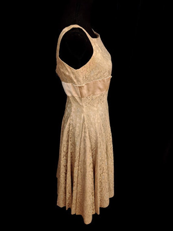 Vintage 1950's Beige Lace & Satin Special Occasio… - image 3