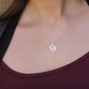 Silver Pendant Necklace,Dainty Necklace for Women,Necklace Sterling Silver,Spiral Necklace,Pendant Necklace,Everyday Necklace,Short Necklace