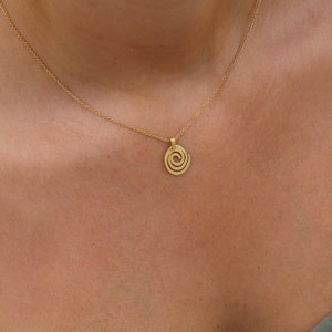 Short Necklaces for Women,Necklace Gold,Spiral Pendant Necklace,Necklaces for Teens,Gold Plated Necklace,Cute Necklace,Mother&#39;s Day Gift