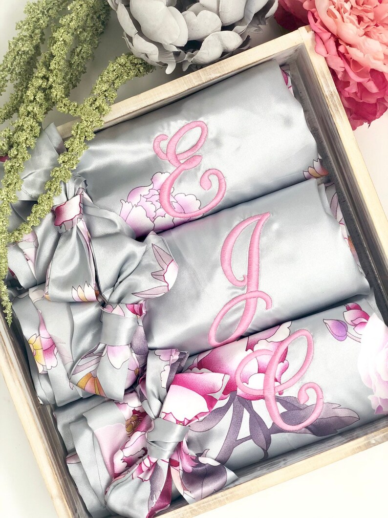 Bridal Robe Bridesmaid Gifts Personalized Robe Bridal Party Robe Wedding Gifts Blossom Set of 6,7,8,9,10,11,12,13,14 Bridesmaid Robes