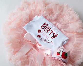 Tenue premier anniversaire avec baies pour fille, ensemble éclatant de gâteau aux fraises