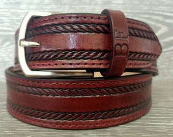 Ceinture personnalisée, ceinture en acajou, ceinture en cuir personnalisée, ceinture monogrammée faite main, ceintures en cuir, ceinture en cuir repoussée, ceinture en cuir pour homme