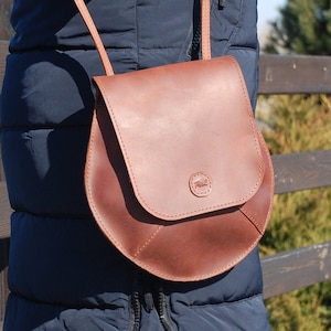 Sac à bandoulière en cuir unisexe, sac à bandoulière, sac à bandoulière en cuir, sac à bandoulière cognac, sac en cuir cognac, sac à bandoulière en cuir marron