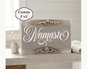 Insegna in legno Namaste, decorazione personalizzata in stile vintage per libreria in stile rustico.