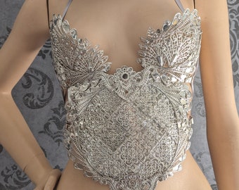 Bustier corsé/armadura de metal plateado para mujer. Un escote impresionante garantizado: ¡una pieza única!