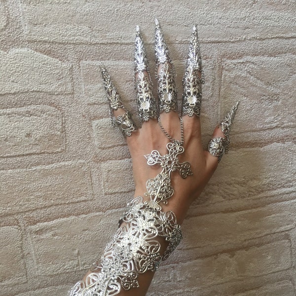Arm jewel (arm bracelet), hand armor chain and fingers armors with nail claw rings, Full set:  silver color!