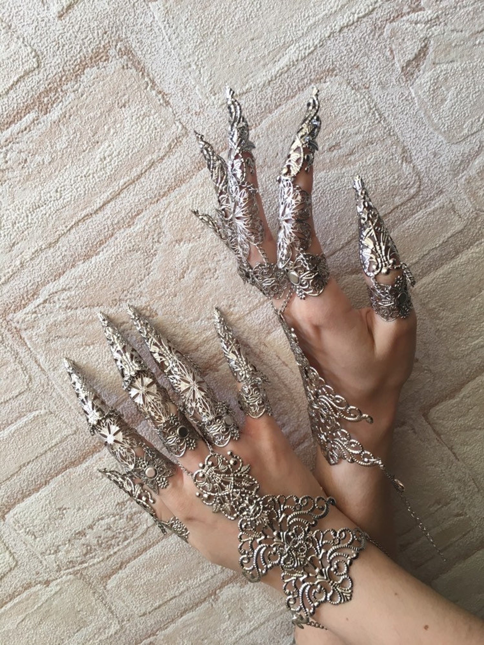 Full Set of Hands Armors With Articulated Full Finger Claw Rings ...