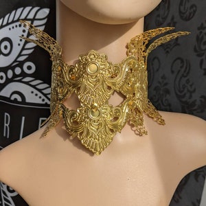Choker necklace, fantasy ruff, gold neck corset, metal lace collar, Victorian high neck, ruffled throat armor