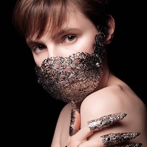Stumme Halbmaske für silbernes Untergesicht, Metall-Spitzenkäfig-Effekt