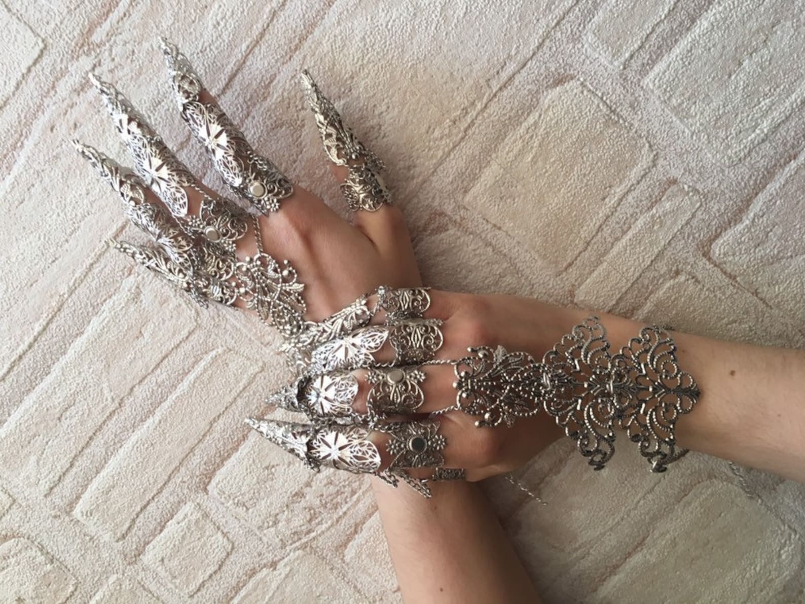 Full Set of Hands Armors With Articulated Full Finger Claw Rings ...