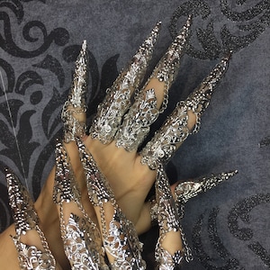 Finger Armor Claws Articulated Full Ring silver Long Style 2, perfect for all hand types!