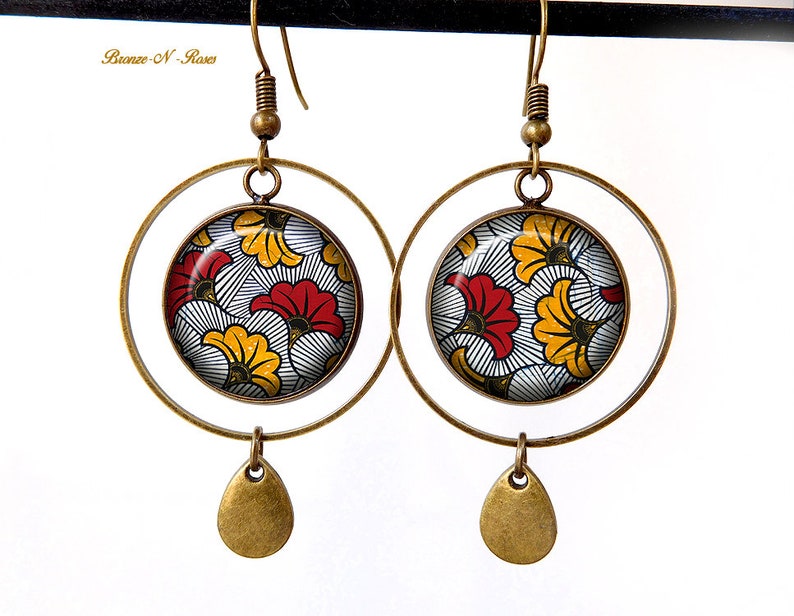 Boucles d'oreilles wax jaune et gris bijou femme cabochon Afrique ethnique créoles image 1