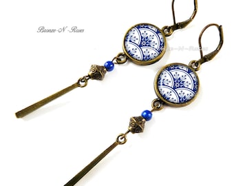 Boucles d'oreille porcelaine chinoise motifs bleue bronze