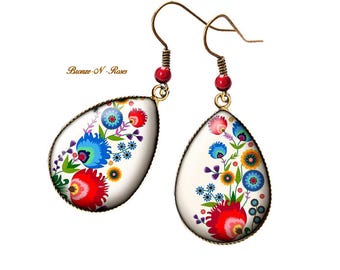 Boucles d'oreilles gouttes Broderie Folklorique cabochon motifs russes slave collier