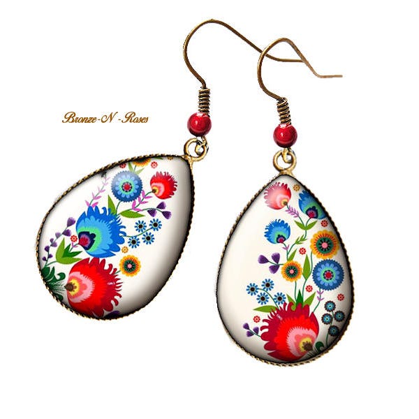 Boucles d'oreilles gouttes Broderie Folklorique cabochon motifs russes slave collier