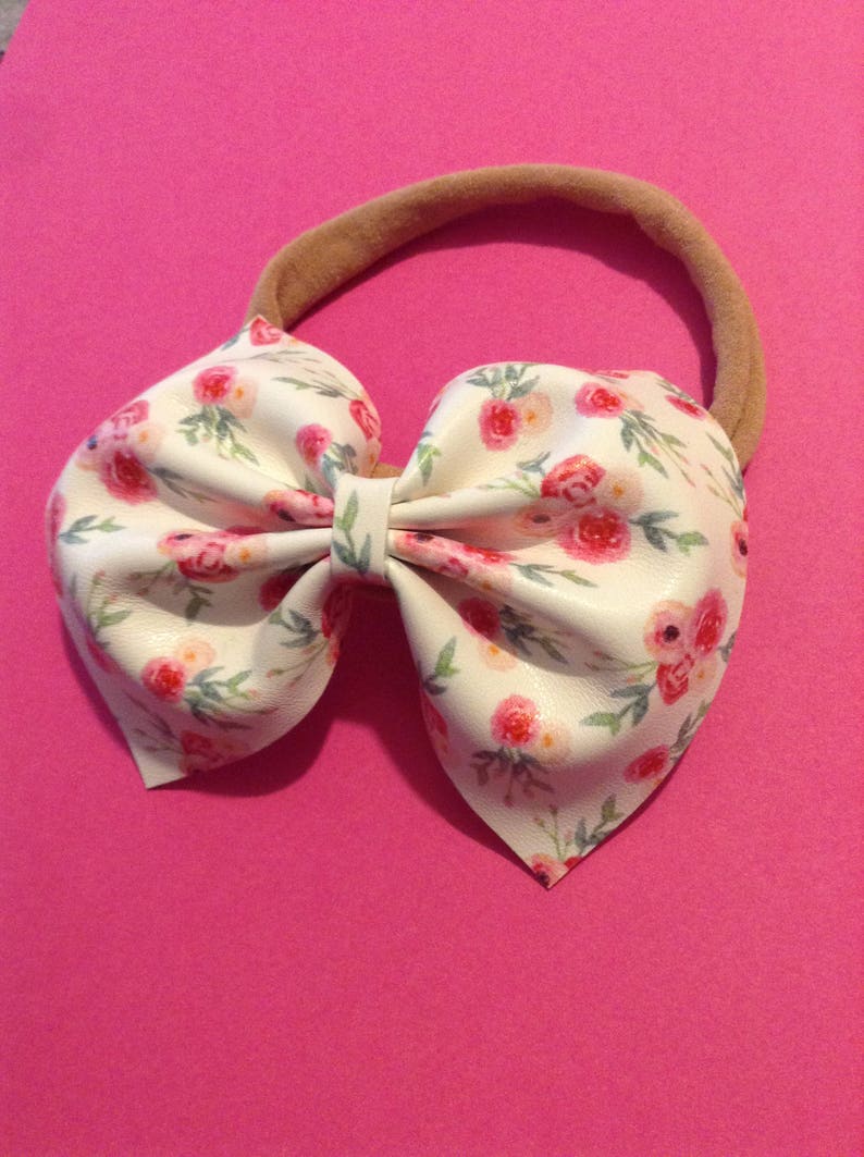 Babygirl Headband Newborn Headband Toddler Bow Pink Floral Bow Bow on a Clip Valentine/'s Day bow Bows Spring Bow