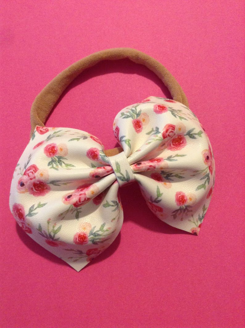 Babygirl Headband Newborn Headband Toddler Bow Pink Floral Bow Bow on a Clip Valentine/'s Day bow Bows Spring Bow