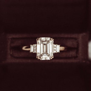 2 CT Emerald Cut Moissanite/Lab Grown Diamond Engagement Ring Vintage Ring 14K/18K Gold Ring Anniversary Gift Valentine Day Gift For Her