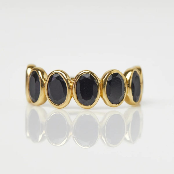 14K goud zwarte onyx ring-ovaal geslepen zwarte onyx ring-stapelring-minimalistische ring-sierlijke ring-sterling zilveren ring-14K gouden ring-cadeau voor haar