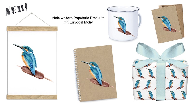 Pu&ograve; includere: Un set di articoli di cancelleria con un'illustrazione ad acquerello di un martin pescatore appollaiato su un giunco. Il set include una stampa incorniciata, un quaderno, una tazza, carta da regalo e un biglietto d'auguri. I prodotti sono tutti marroni e bianchi con accenti blu.
