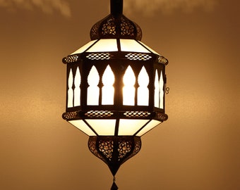 Lampada marocchina Trombia Biban bianco latte in vetro smerigliato ferro lampada orientale fatta a mano lampada a sospensione lampada da soffitto Marocco L1358