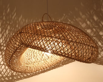 Lampada in rattan Luna lampada naturale in vimini Lampada a sospensione Boho chic lampada a sospensione Lampada da soffitto scandinava con paralume in rattan in vimini