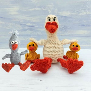 Daisy Duck & Family Crochet Pattern - Cute Duck and Chicks Easter Pattern Amigurumi PDF Download