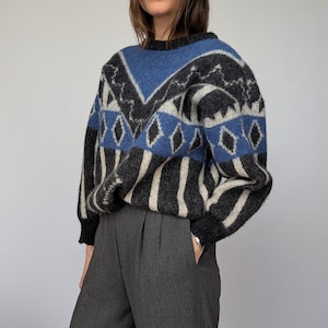 Rare Vintage 90s Icelandic Wool Sweater: Chunky Geometric Knit, Cozy Retro Style, Unique Fashion Statement