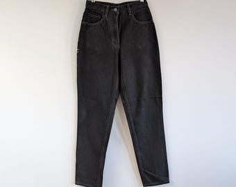 Jean en denim noir BEBE vintage, jambe droite taille haute, W26 L31 (fabrication syndicale, cadavres d'animaux avec étiquettes)