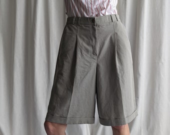 Vintage Pleated Bermudas Shorts - Unisex Streetwear