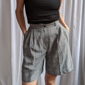 Women&#39;s Check High Waist Shorts Minimalist Style