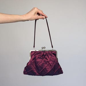 Vintage Bordeaux Stoff Clutch mit Silber Details