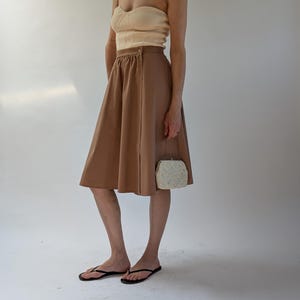 Spódnica vintage handmade wrap – brązowa spódnica midi z guzikami w talii | Klasyczny krój A