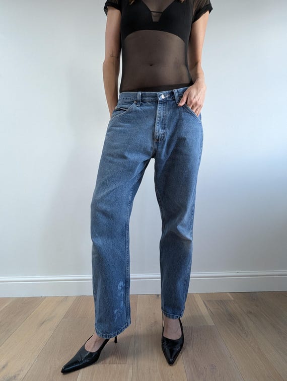 Vintage Wrangler Relaxed Fit Jeans – Light Wash Denim, 34x30, Classic 90s Straight Leg