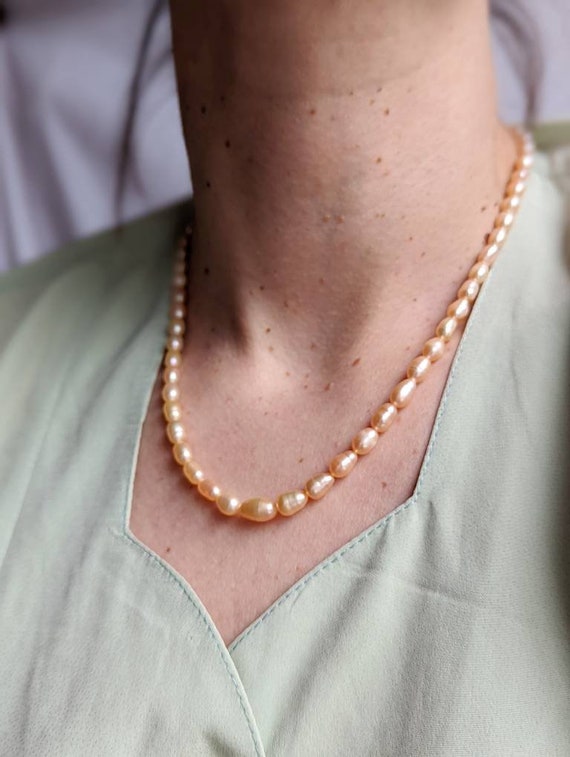 Vintage rose pale pearl necklace - image 2