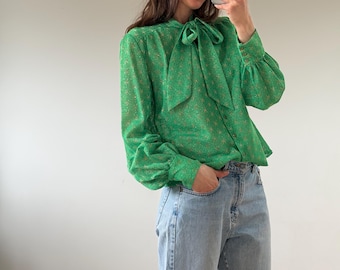 Green Pussy Bow Blouse, Gold Star Pattern, 80s Vintage Statement Blouse, Size M-L