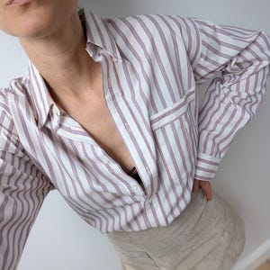 Vintage gestreept overhemd met knopen – Vintage katoenen shirt met lange mouwen uit de jaren 90 in rood en wit
