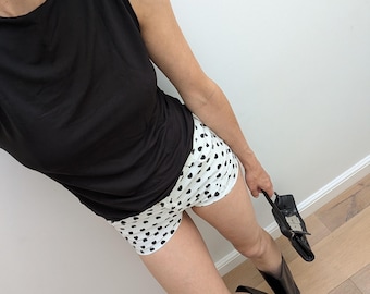 Heart Print White Denim Mini Shorts – White & Black Low-Waisted Jean Shorts – Y2K Summer Festival Style