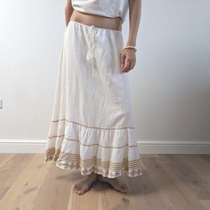 Vintage witte katoenen damesrok met ruches van Ralph Lauren: boho chic, gelaagd, lichtgewicht, zomermode