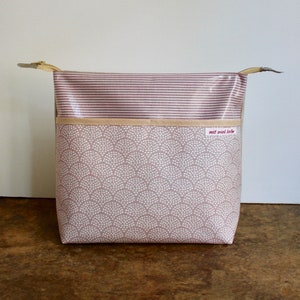 grosse Kulturtasche/Kosmetiktasche aus Wachstuch, für die Reise, Make-Up, als Wickeltasche, Wellen, rosa, beige,  waschbar ***