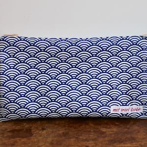 Mäppchen aus Wachstuch, für Kosmetik, Make-Up oder Schreibzeug, Stifte, Medikamente, Seife, Wellen, blau, Japan Wellen Design, waschbar ***