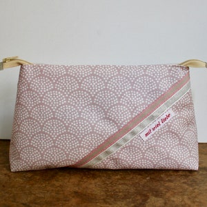 mittlere Kosmetiktasche aus Wachstuch, für die Reise, Wochenende, Make-Up, Stiftemäppchen, Wellen, rosa, beige, waschbar ***