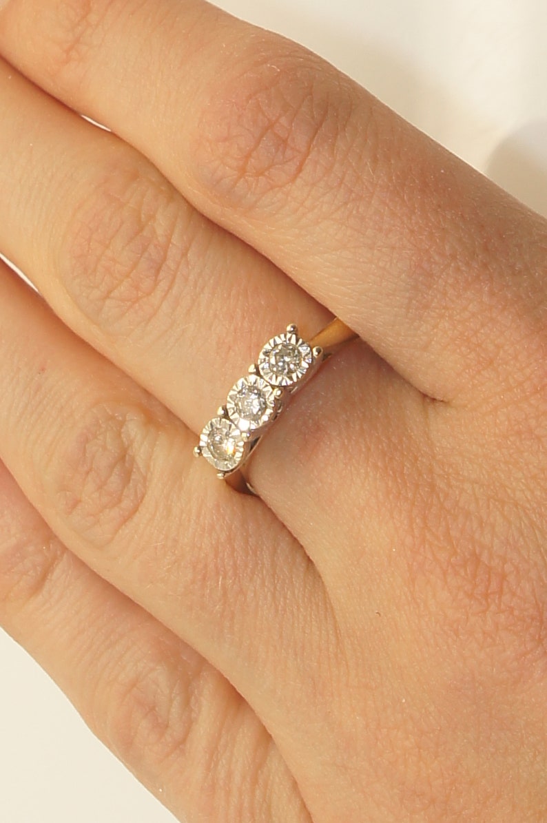 Unusual Vintage 9Ct Gold Trilogy Diamond Engagement Ring Size O