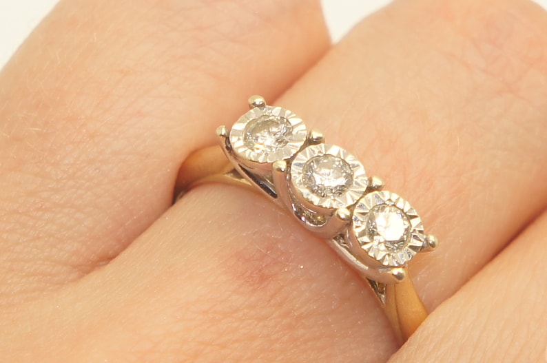 Unusual Vintage 9Ct Gold Trilogy Diamond Engagement Ring Size O