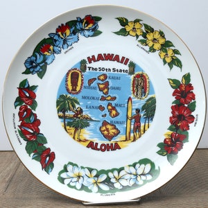 Vintage Hawaiian Souvenir Plate: Retro Gold Trim Wall Decor